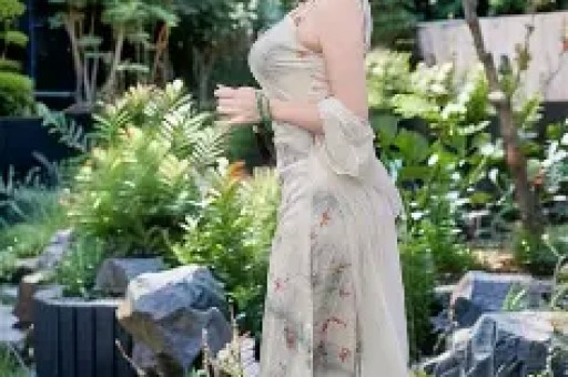 结扎要求算什么！王晶再曝惊人潜规则内幕单依纯意外牵连引热议